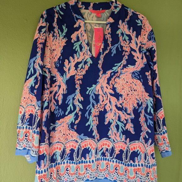 Lilly Pulitzer Luna Bay Top Size Medium - Picture 1 of 5